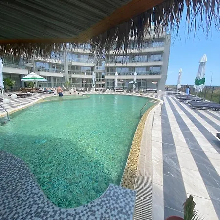 Beachfront Vacation Studio *